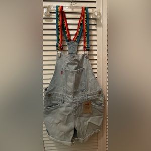 Girls Levi’s denim shortalls. NWT. Light blue denim. Size 16 regular.